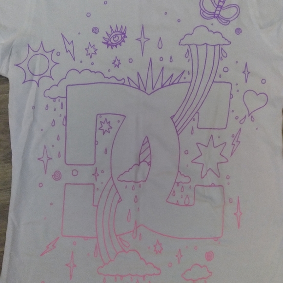 NWOT DC fitted graphic tee - Picture 5 of 6